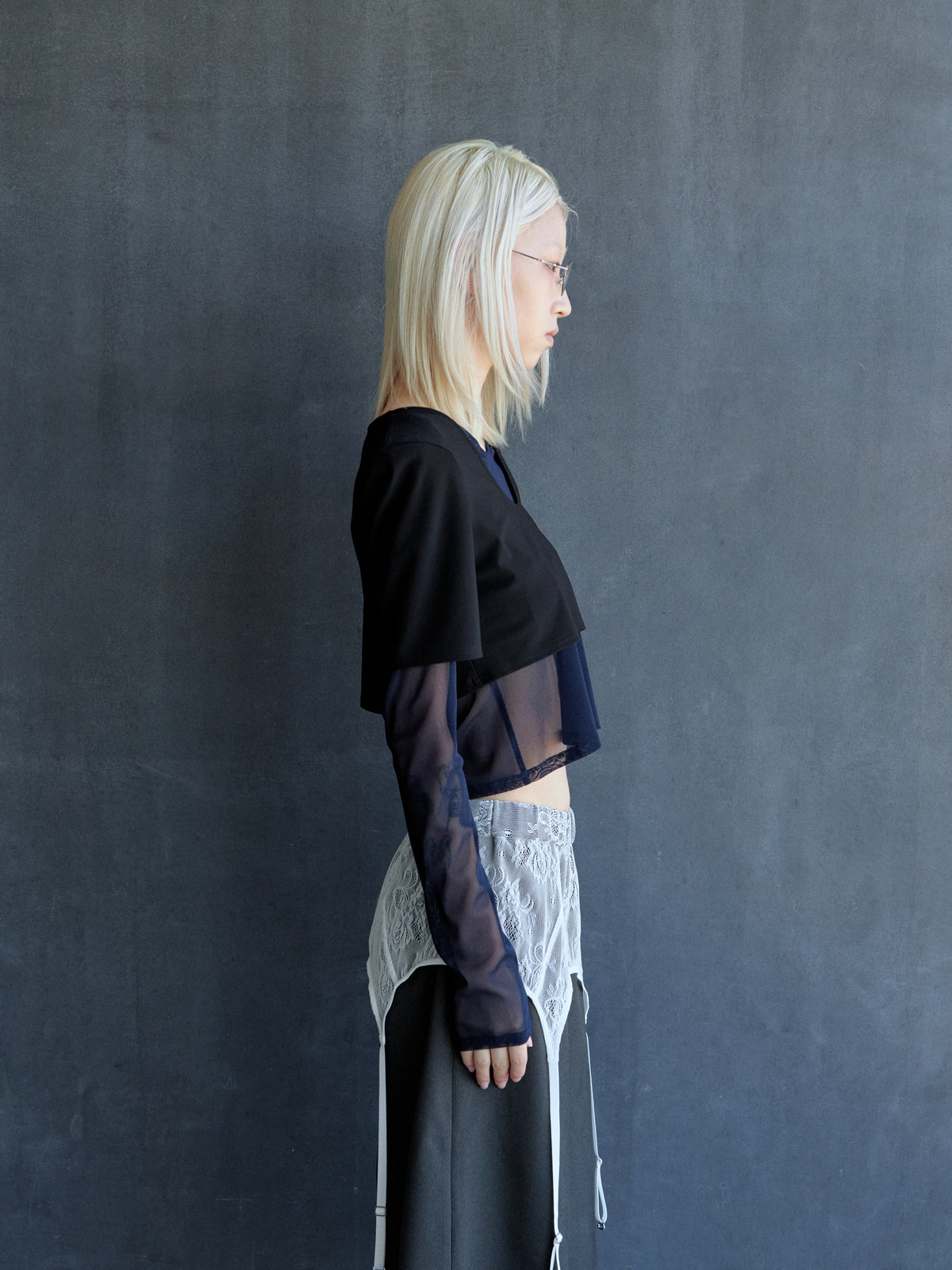 pow shoulder top w/sheer