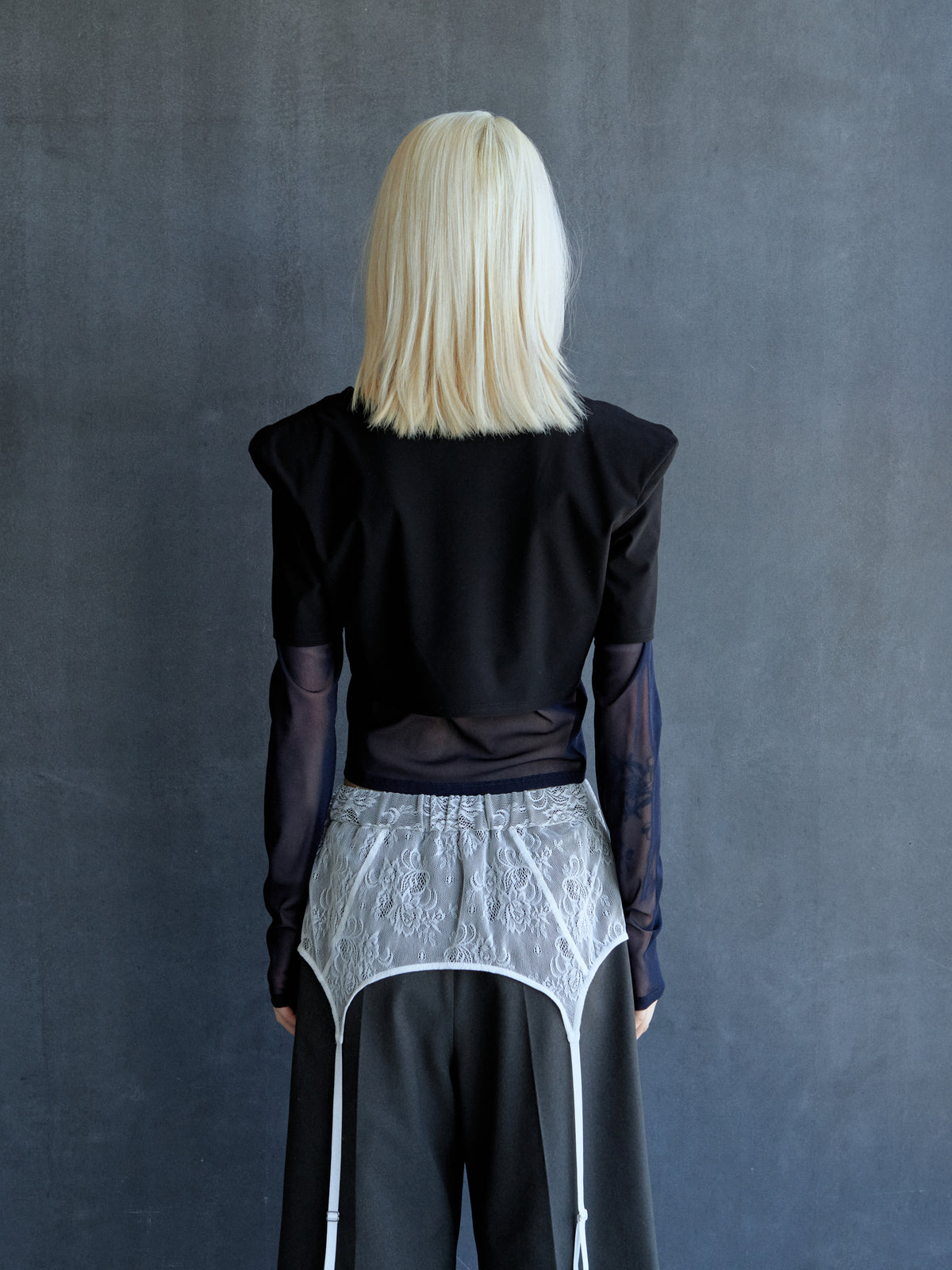 pow shoulder top w/sheer