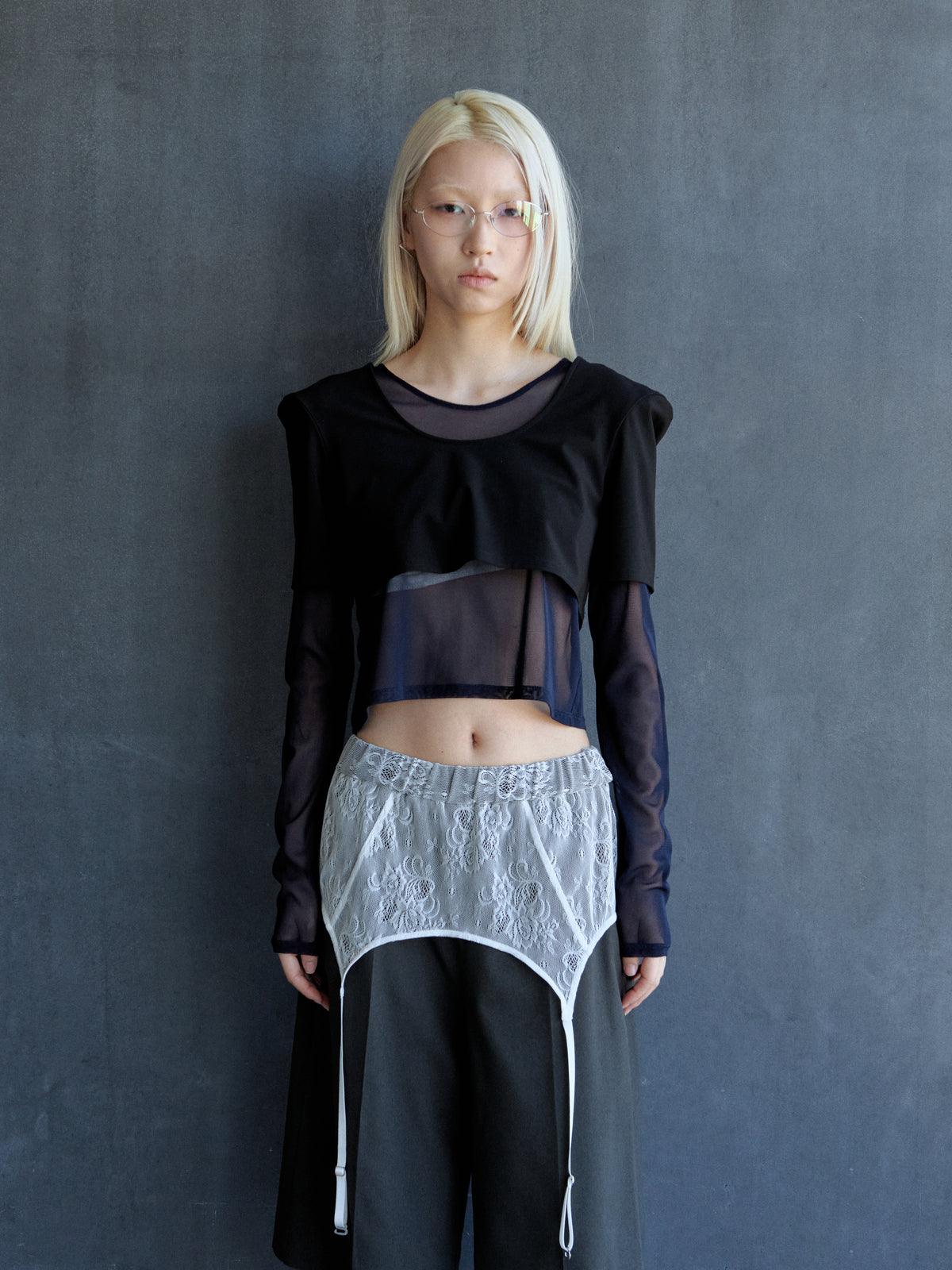 pow shoulder top w/sheer